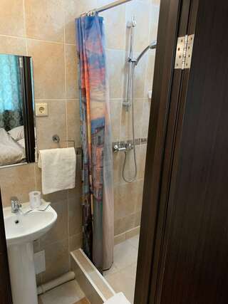 Мини-отель  Аджио Уфа Улучшенный двухместный номер с 1 кроватью-4